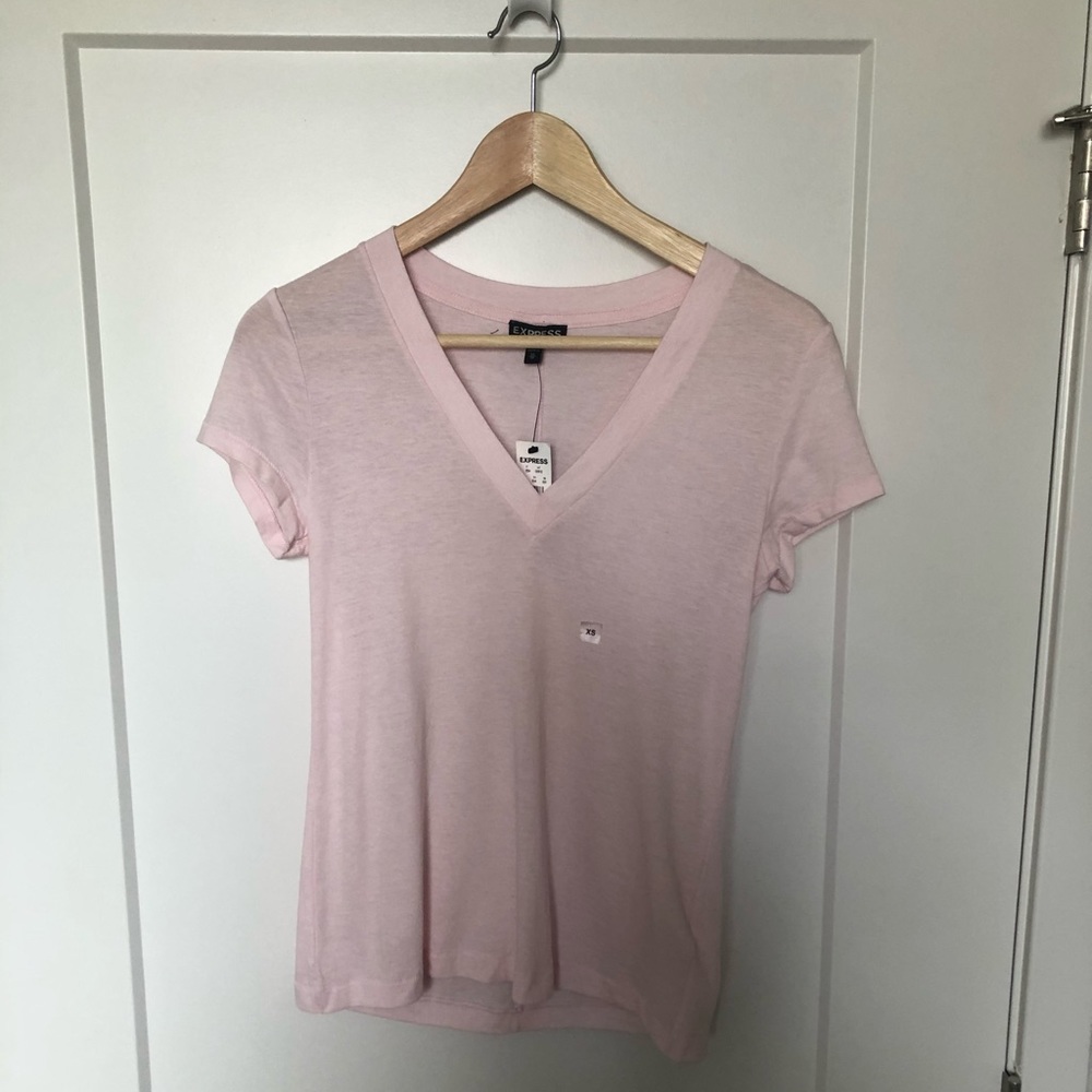 Blush Express Basic V-Neck Tee